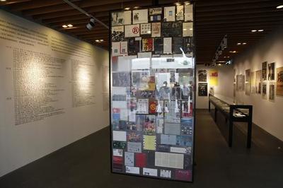 關于展覽的展覽 90年代當代藝術展示的禮儀服務與策展敘事